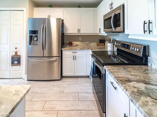 23084 Lone Oak DR, Estero, FL 33928