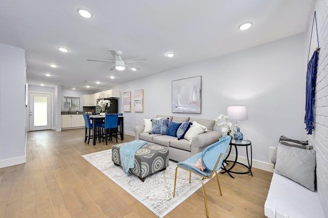909 Reinli ST 143, Austin, TX 78751