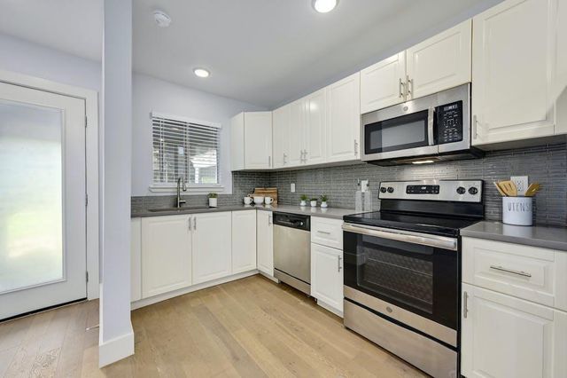 909 Reinli ST 143, Austin, TX 78751
