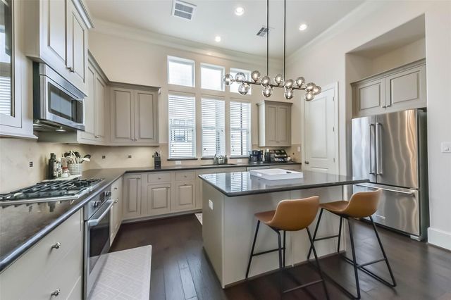 9450 London Bridge Station, Houston, TX 77045