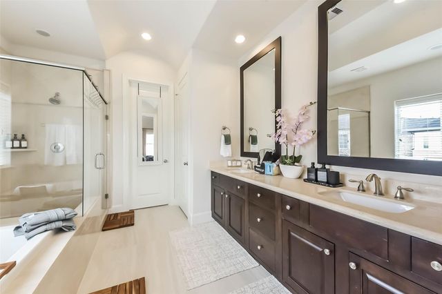 9450 London Bridge Station, Houston, TX 77045