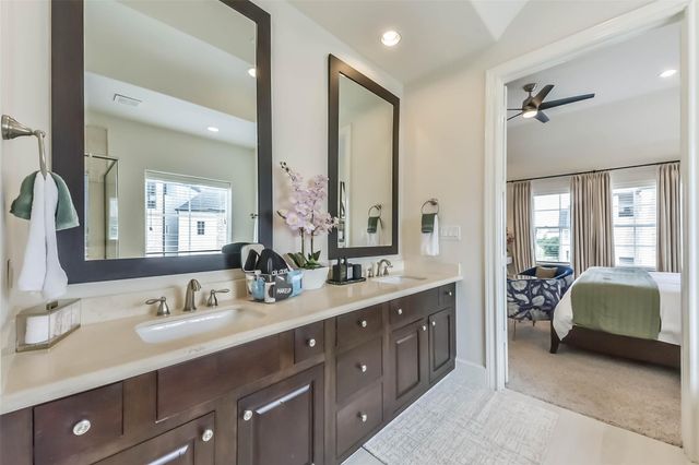 9450 London Bridge Station, Houston, TX 77045