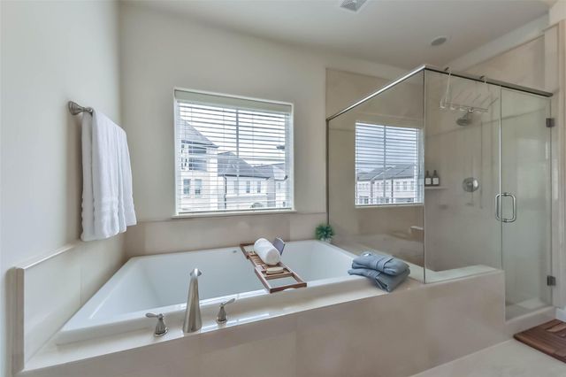 9450 London Bridge Station, Houston, TX 77045