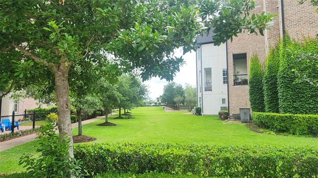 9450 London Bridge Station, Houston, TX 77045