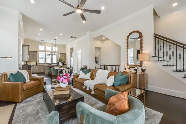 9450 London Bridge Station, Houston, TX 77045