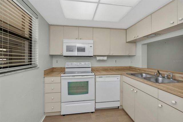 3034 EASTLAND BOULEVARD D210, Clearwater, FL 33761