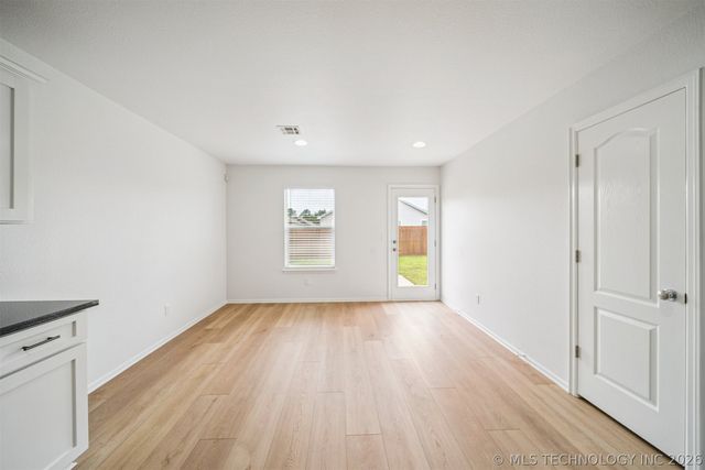 11084 N 116th Avenue E, Owasso, OK 74055