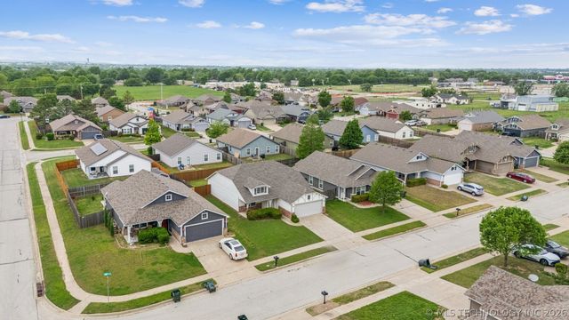 11084 N 116th Avenue E, Owasso, OK 74055