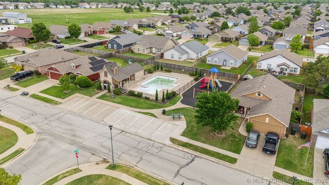 11084 N 116th Avenue E, Owasso, OK 74055
