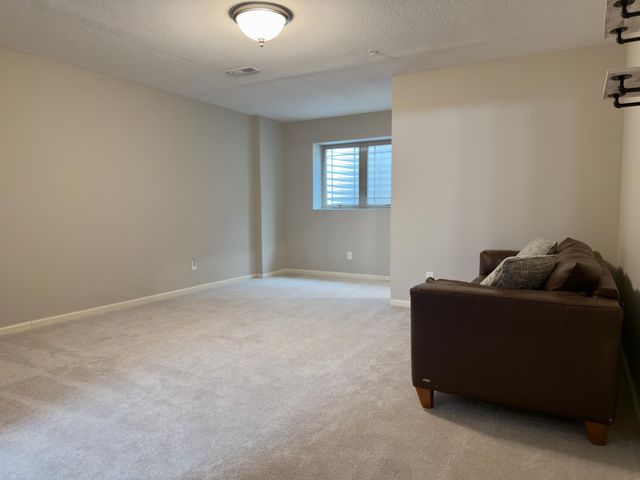 6737 99th Avenue N, Brooklyn Park, MN 55445