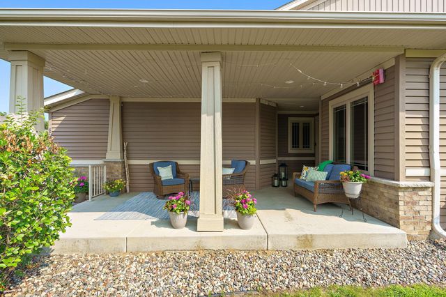 6737 99th Avenue N, Brooklyn Park, MN 55445