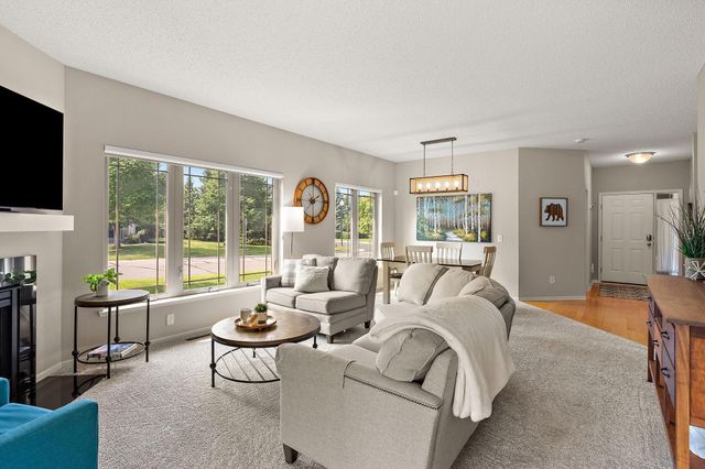 6737 99th Avenue N, Brooklyn Park, MN 55445