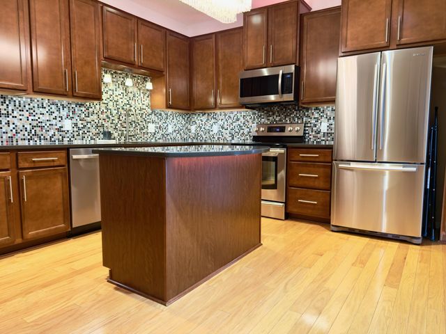 6737 99th Avenue N, Brooklyn Park, MN 55445