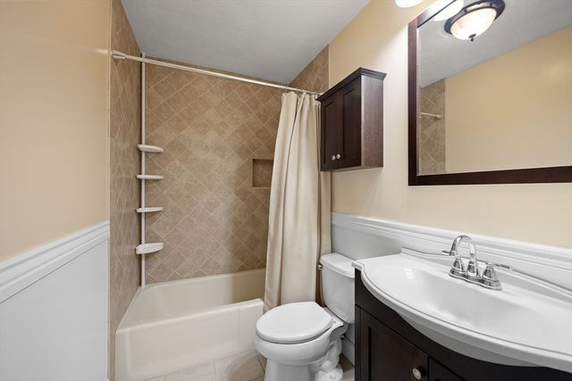 85 Tower St, Hudson, MA 01749