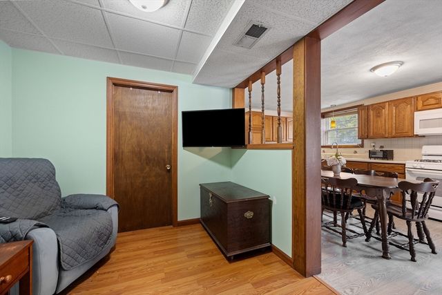 85 Tower St, Hudson, MA 01749