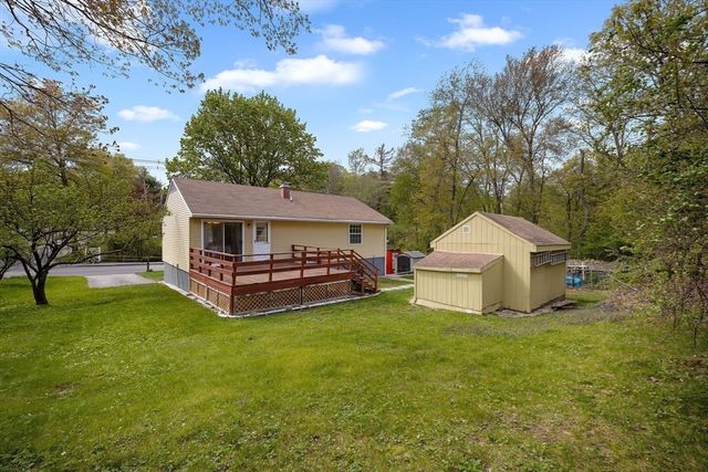 85 Tower St, Hudson, MA 01749