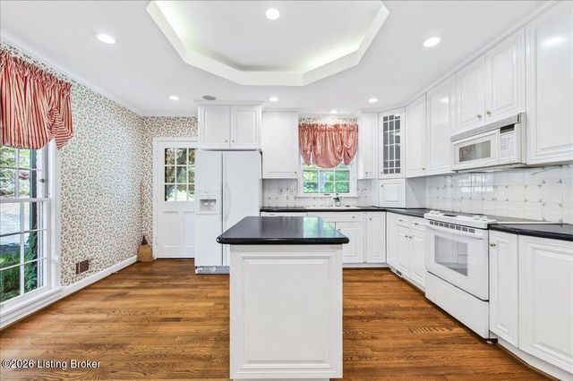 7308 Shadwell Ln, Prospect, KY 40059