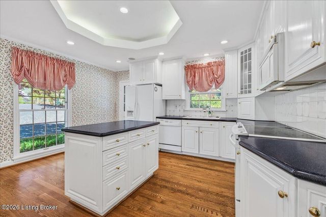 7308 Shadwell Ln, Prospect, KY 40059