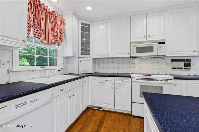 7308 Shadwell Ln, Prospect, KY 40059