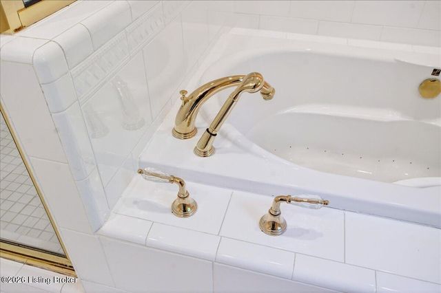 7308 Shadwell Ln, Prospect, KY 40059