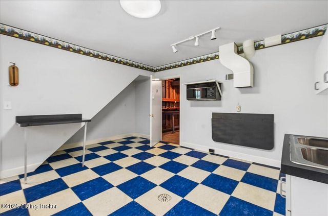 7308 Shadwell Ln, Prospect, KY 40059