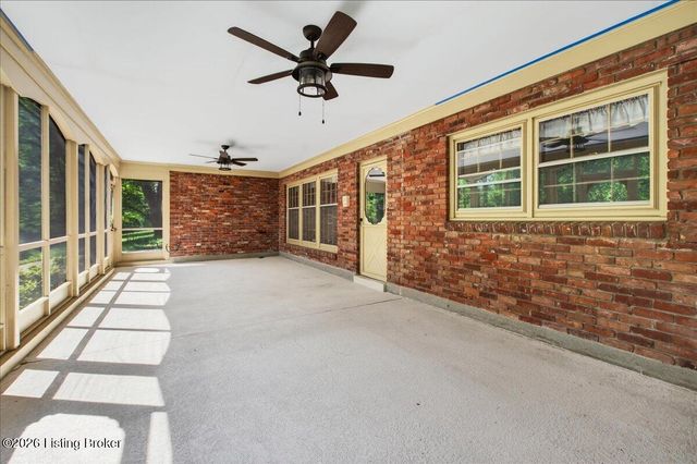 7308 Shadwell Ln, Prospect, KY 40059