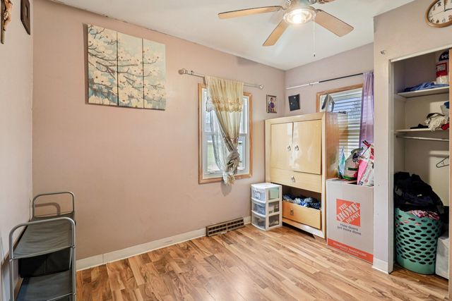 796 Parkway Avenue, Elgin, IL 60120