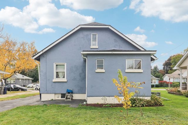 796 Parkway Avenue, Elgin, IL 60120