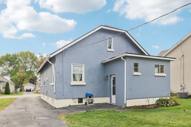 796 Parkway Avenue, Elgin, IL 60120