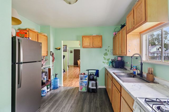 796 Parkway Avenue, Elgin, IL 60120