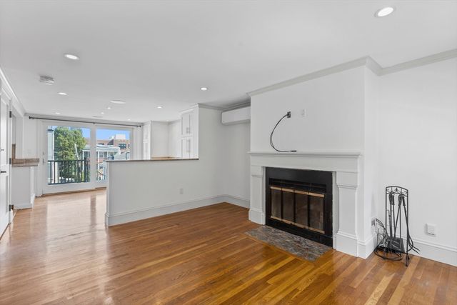 256 W. 3rd St 2, Boston, MA 02127