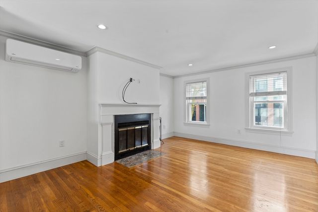 256 W. 3rd St 2, Boston, MA 02127