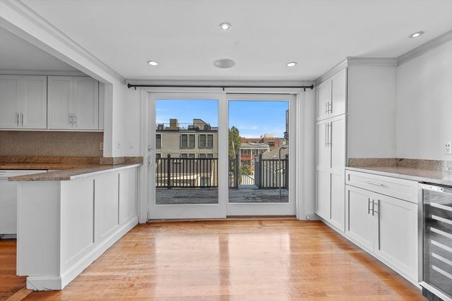 256 W. 3rd St 2, Boston, MA 02127
