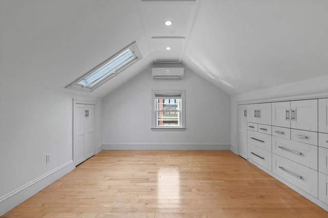 256 W. 3rd St 2, Boston, MA 02127