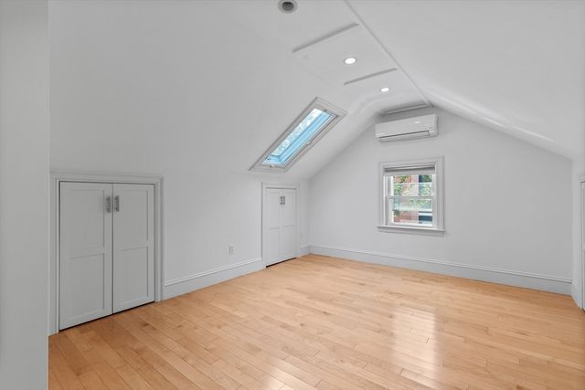 256 W. 3rd St 2, Boston, MA 02127