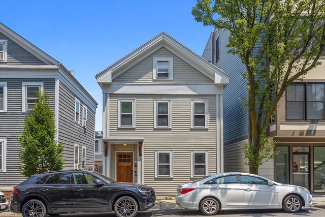 256 W. 3rd St 2, Boston, MA 02127