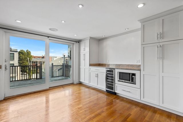256 W. 3rd St 2, Boston, MA 02127