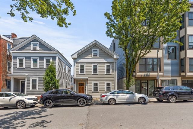 256 W. 3rd St 2, Boston, MA 02127