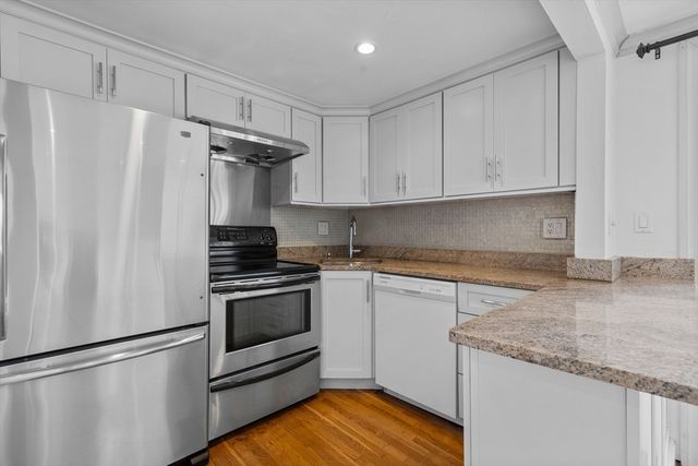 256 W. 3rd St 2, Boston, MA 02127