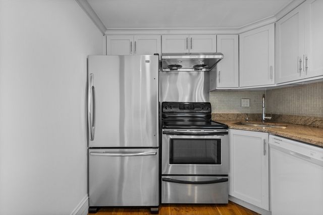 256 W. 3rd St 2, Boston, MA 02127