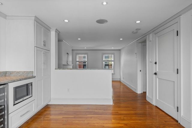 256 W. 3rd St 2, Boston, MA 02127