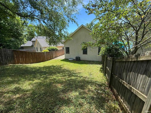 400 W Somersbe Place, Bloomington, IN 47403