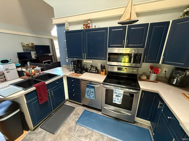 400 W Somersbe Place, Bloomington, IN 47403
