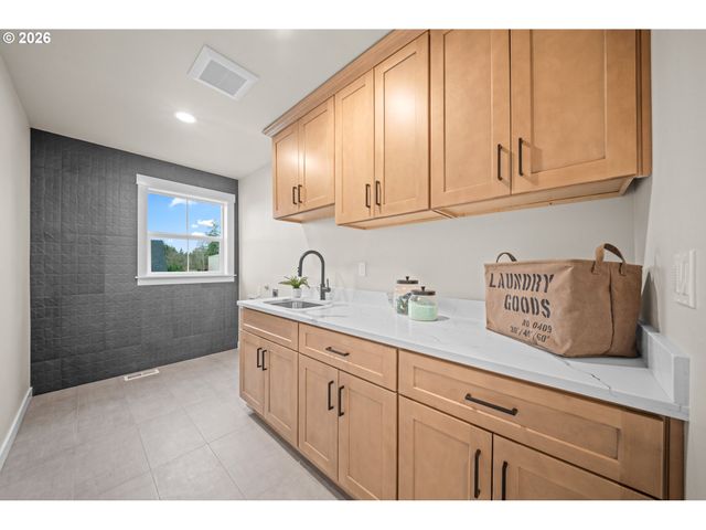 1041 Se OLIVE Way, Estacada, OR 97023