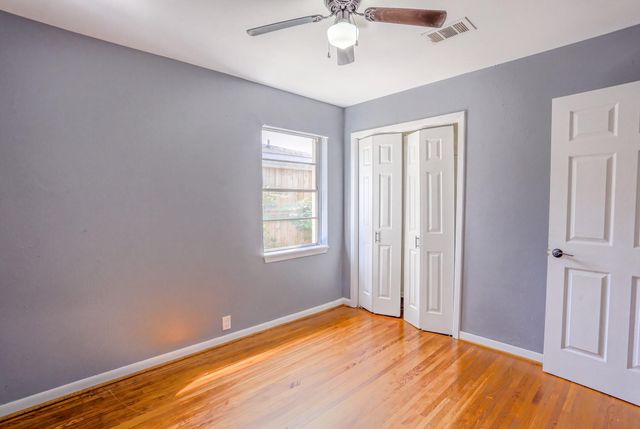 511 Guyer Street, Sugar Land, TX 77498