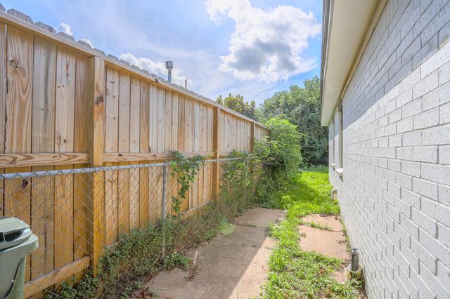 511 Guyer Street, Sugar Land, TX 77498