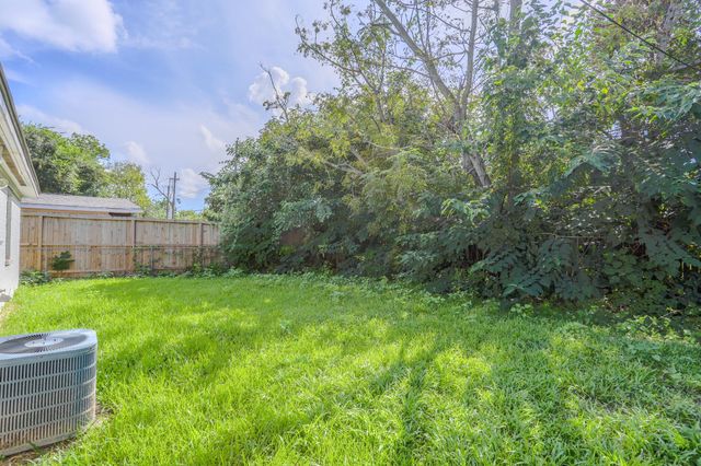511 Guyer Street, Sugar Land, TX 77498