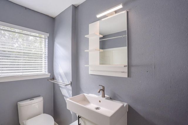 511 Guyer Street, Sugar Land, TX 77498