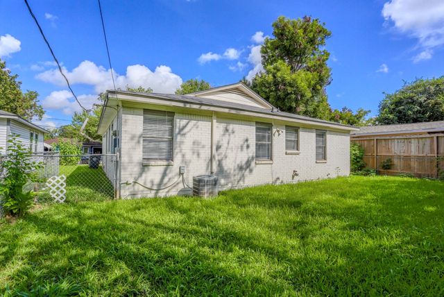 511 Guyer Street, Sugar Land, TX 77498