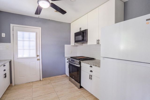 511 Guyer Street, Sugar Land, TX 77498